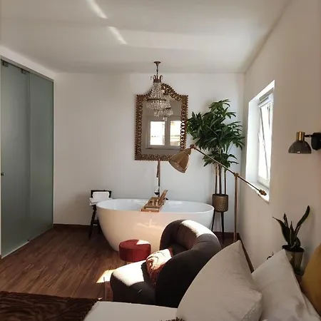 Stressfree Charm House بيت ضيافة 4*