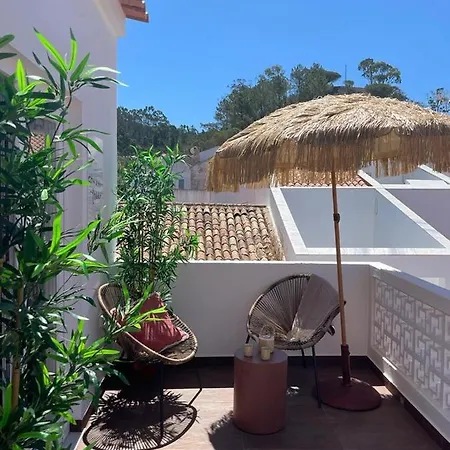 בית הארחה Stressfree Charm House 4*